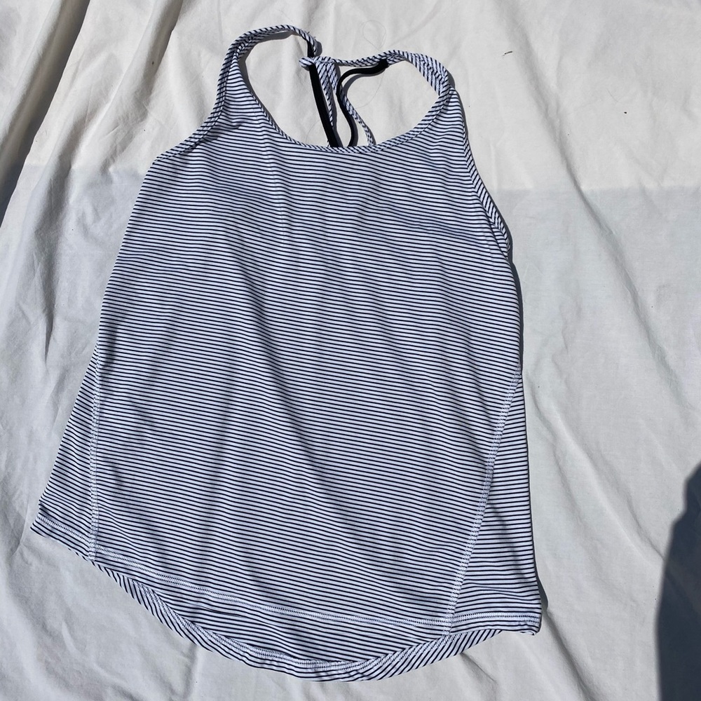 sporty tank top